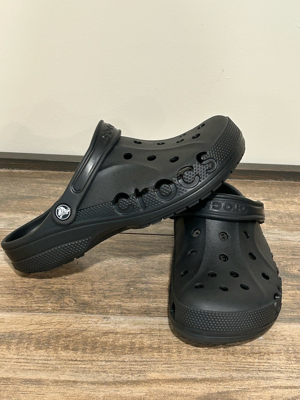 Crocs Unisex-Adult Via Clogs, Slip-on Shoes for Men 7 and Women 9